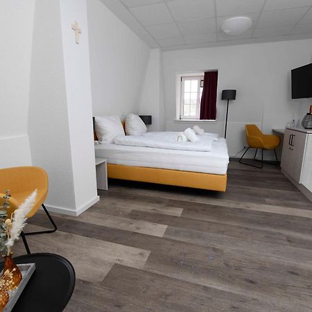 Hotel St. Barbara-Haus Dinslaken Esterno foto